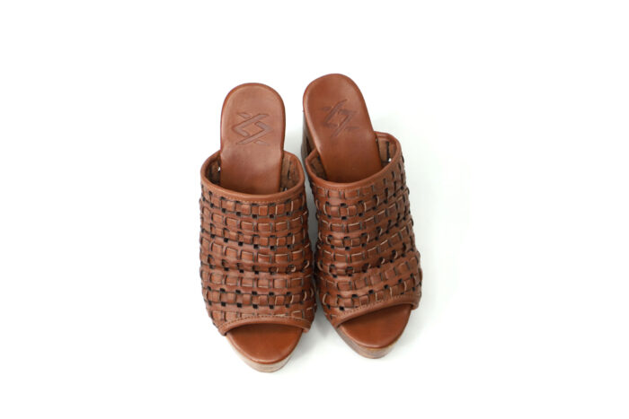 Kompanero Jayla Cognac leather woven wedge sandal top